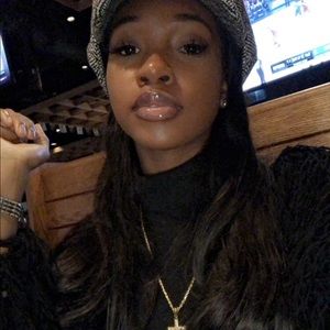 Meet your Posher, Ajae